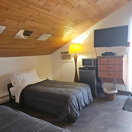 Hotel Auberge St-Felicien Saint-Félicien 外观 照片