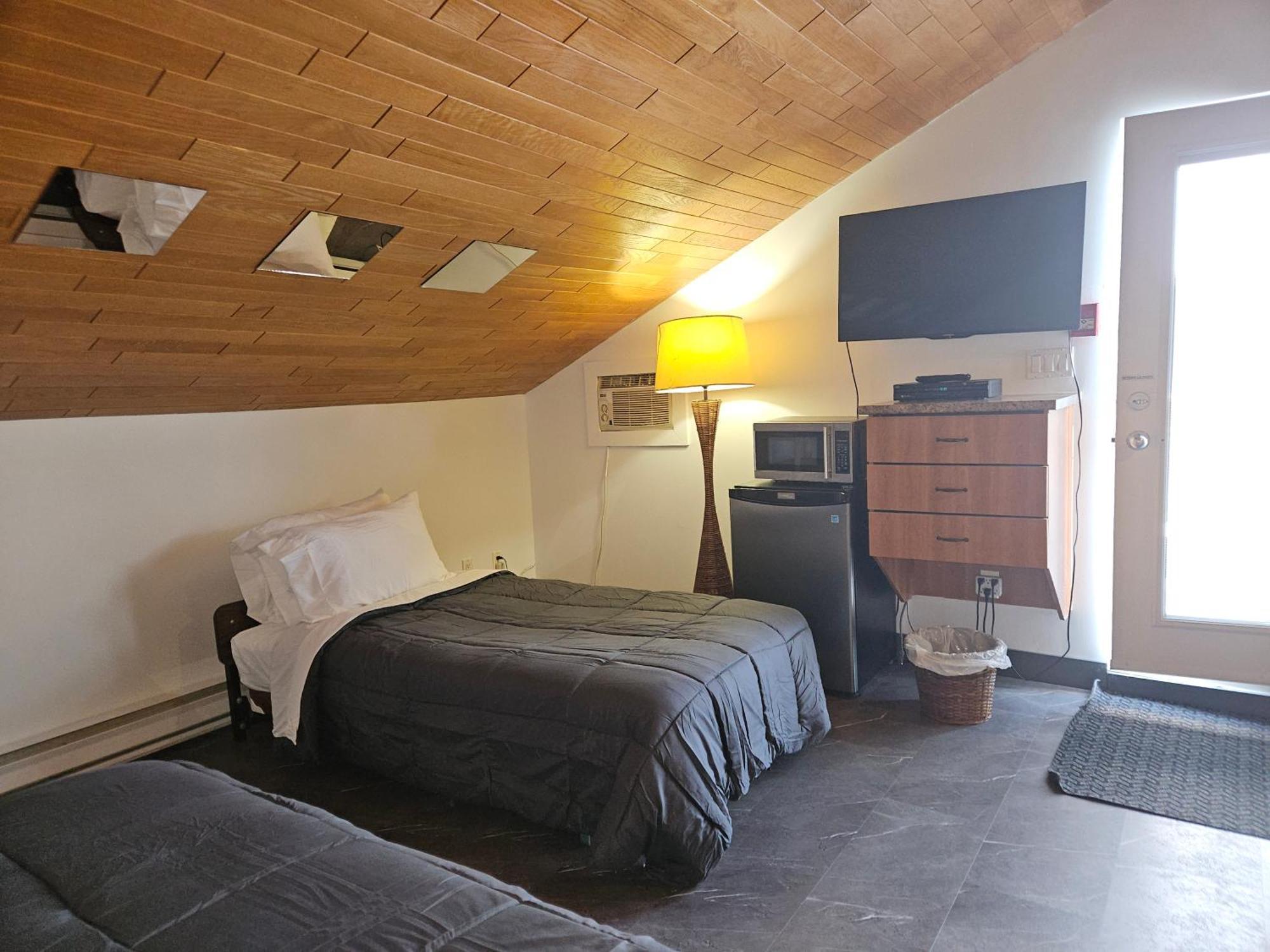 Hotel Auberge St-Felicien Saint-Félicien 外观 照片