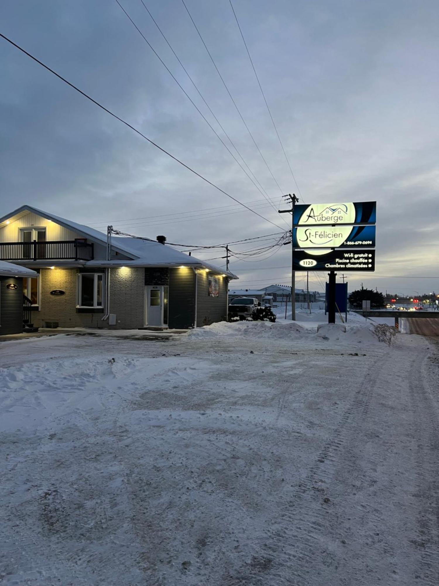 Hotel Auberge St-Felicien Saint-Félicien 外观 照片