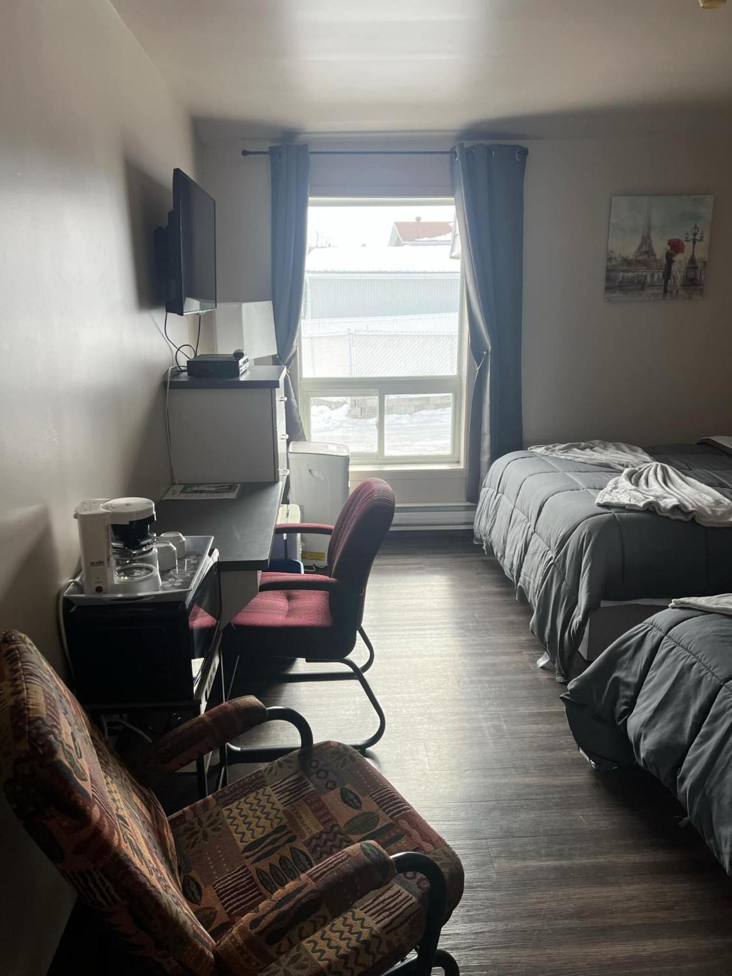 Hotel Auberge St-Felicien Saint-Félicien 外观 照片