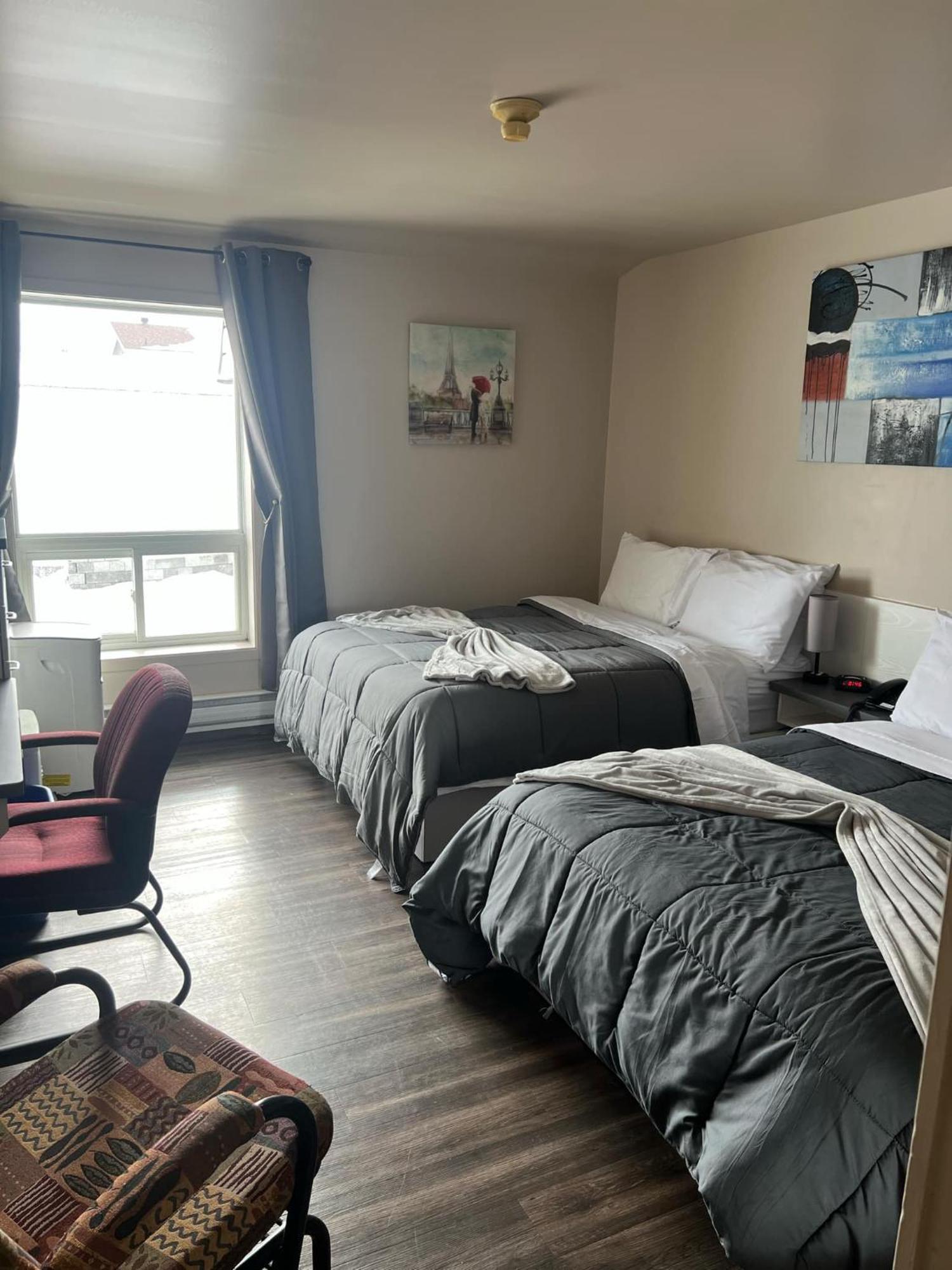 Hotel Auberge St-Felicien Saint-Félicien 外观 照片